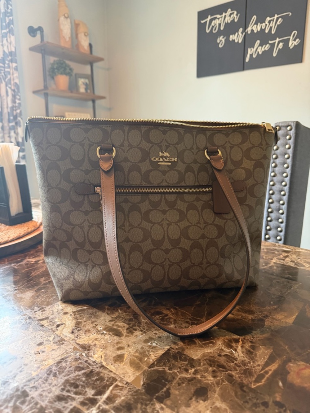 Authentic Coach Signature gallery Canvas Tote Bag in Brown F79609